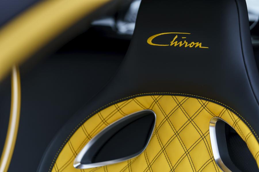 Детали интерьера Bugatti Chiron Bumblebee Edition 2017 года  (NA) (фото 9 из 11)